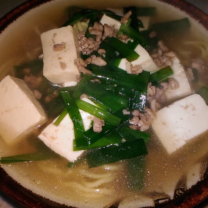 豆腐とニラ、挽き肉の醤油ラーメン